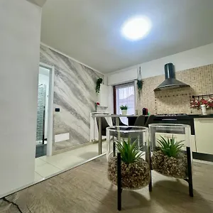 Casa Alessio - Elegante Nel Cuore Di Cesano Maderno