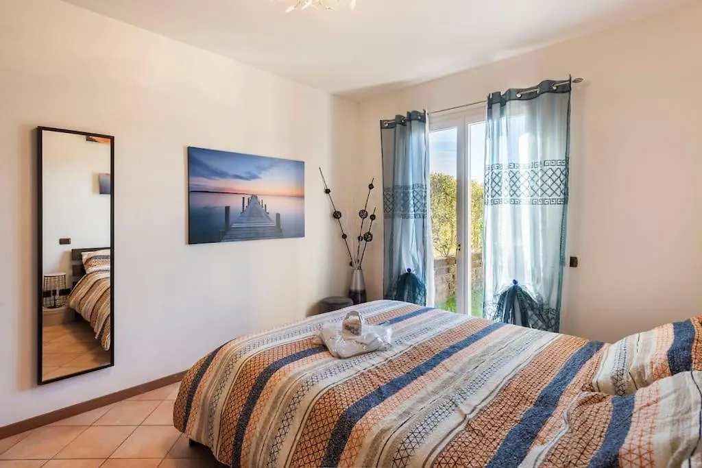 Oliva Apartment - Featuring A Private Garden And Access To A Pool Barcuzzi 0*,  Itálie