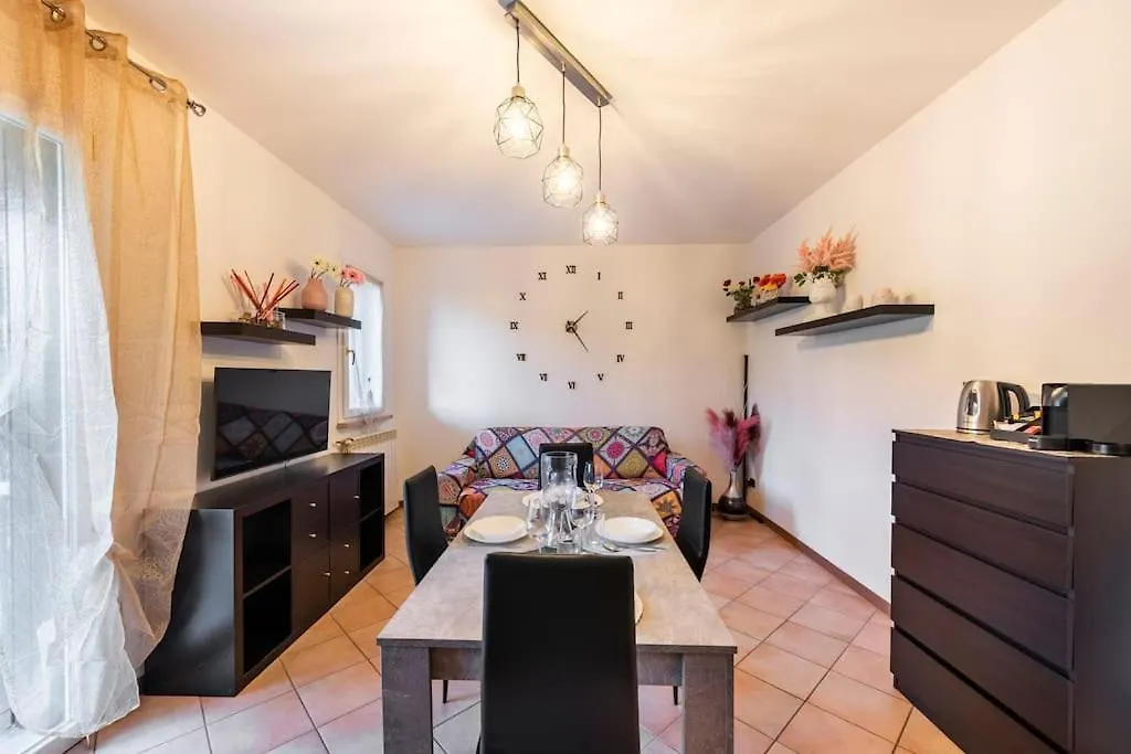 Oliva Apartment - Featuring A Private Garden And Access To A Pool Barcuzzi