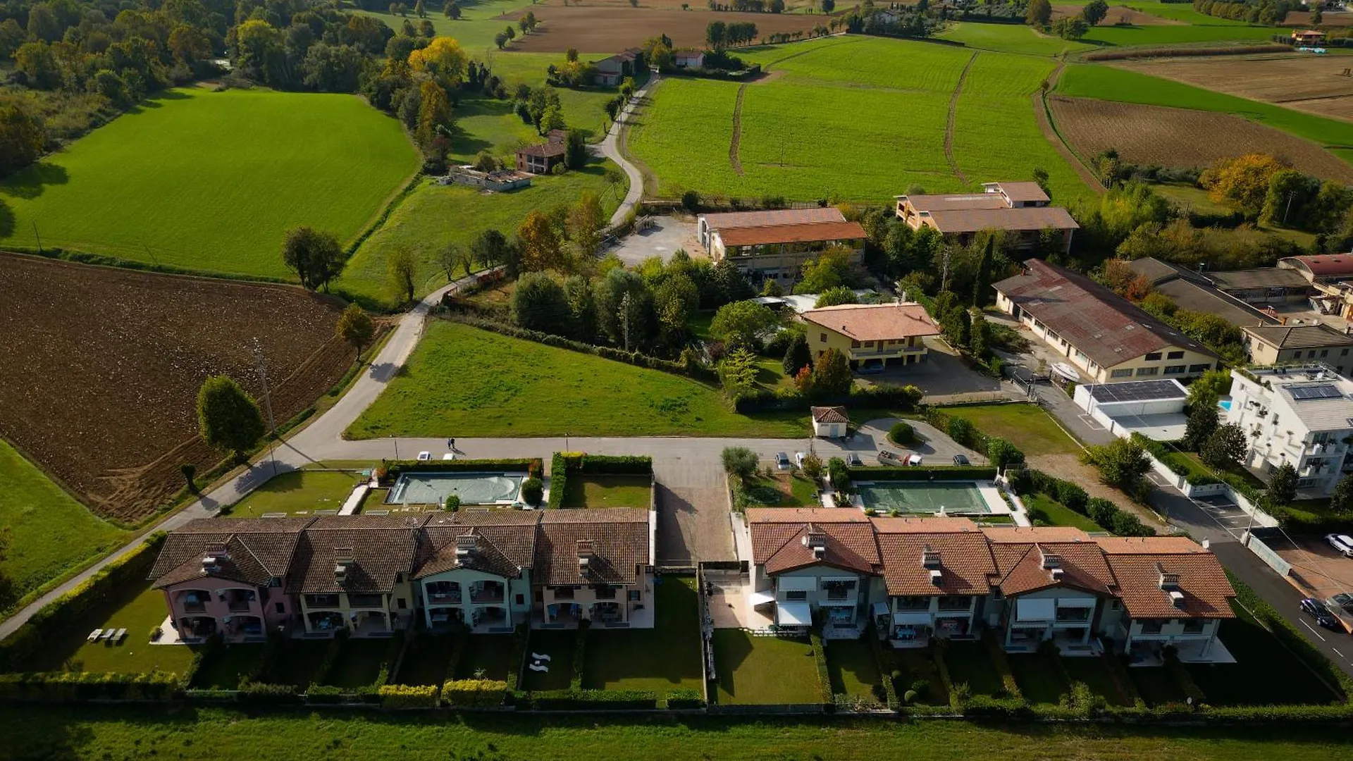 Oliva Apartment - Featuring A Private Garden And Access To A Pool Barcuzzi